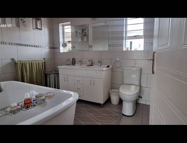 4 BEDROOM HOUSE FOR SALE IN BERGSIG